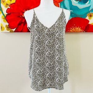 loft 𖤓 strappy cami. euc.